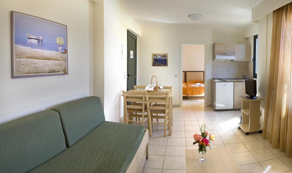 Agia Marina Margarita Beach Hotel חדר תמונה